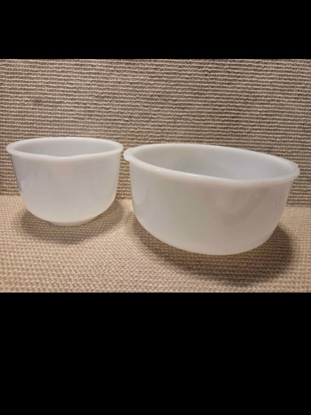 Set of 2 vintage glasbake sunbeam mixing bowls